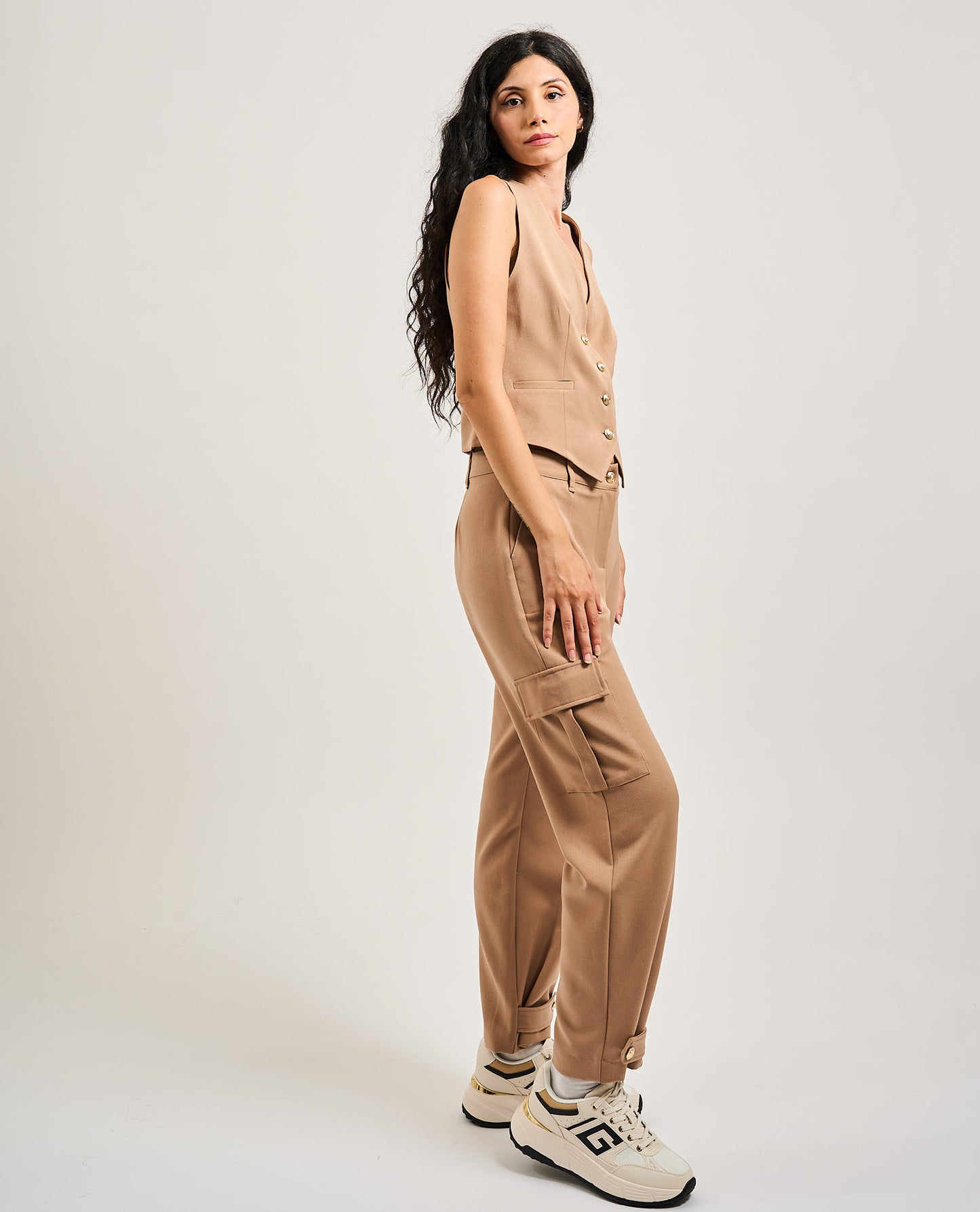 Pantaloni cargo donna di Gaudi con cinturini SKU: 521BD250292369