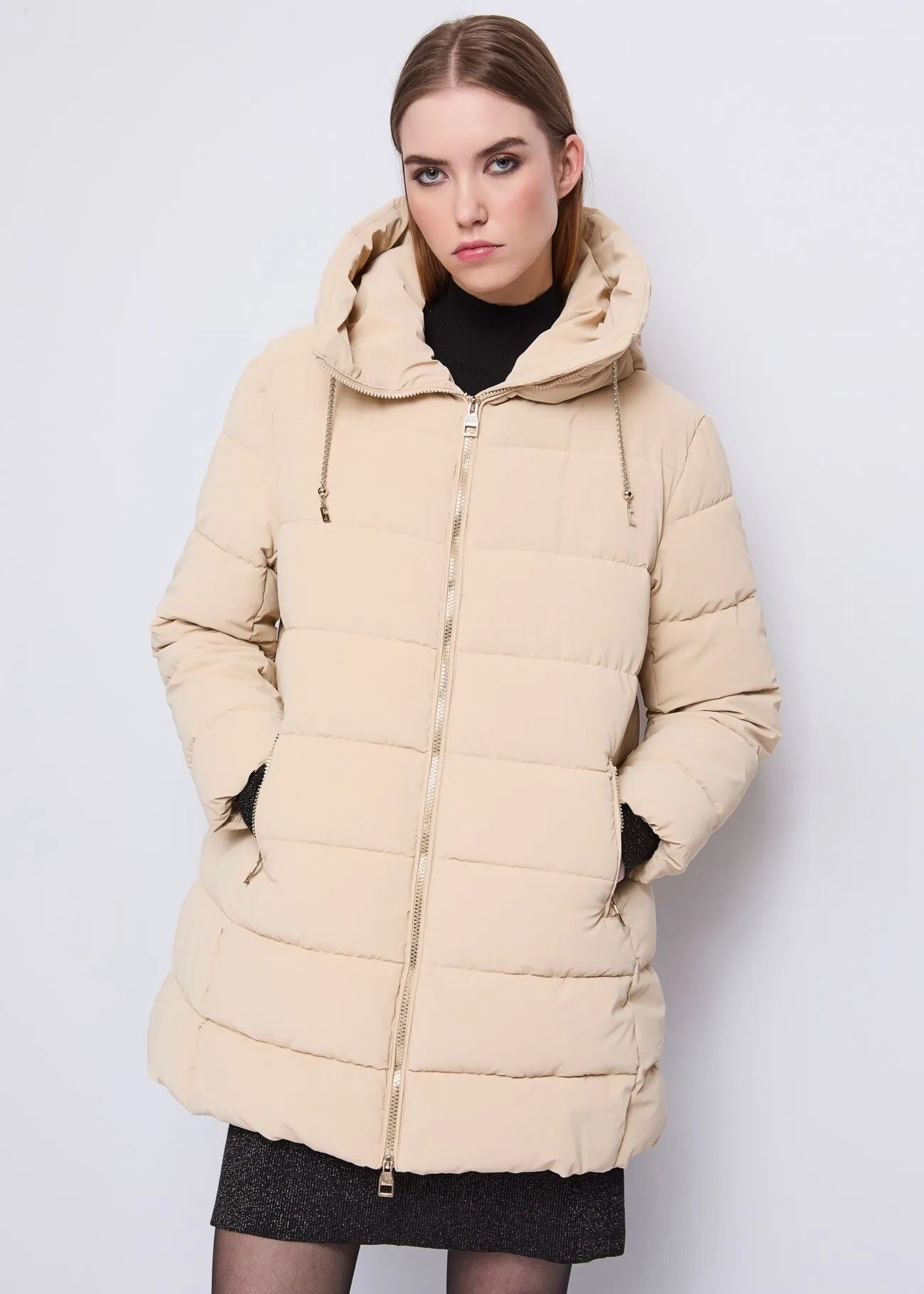 Nuova Collezione Piumino da donna con cappuccio e coulisse a catena 521BD35007_3222