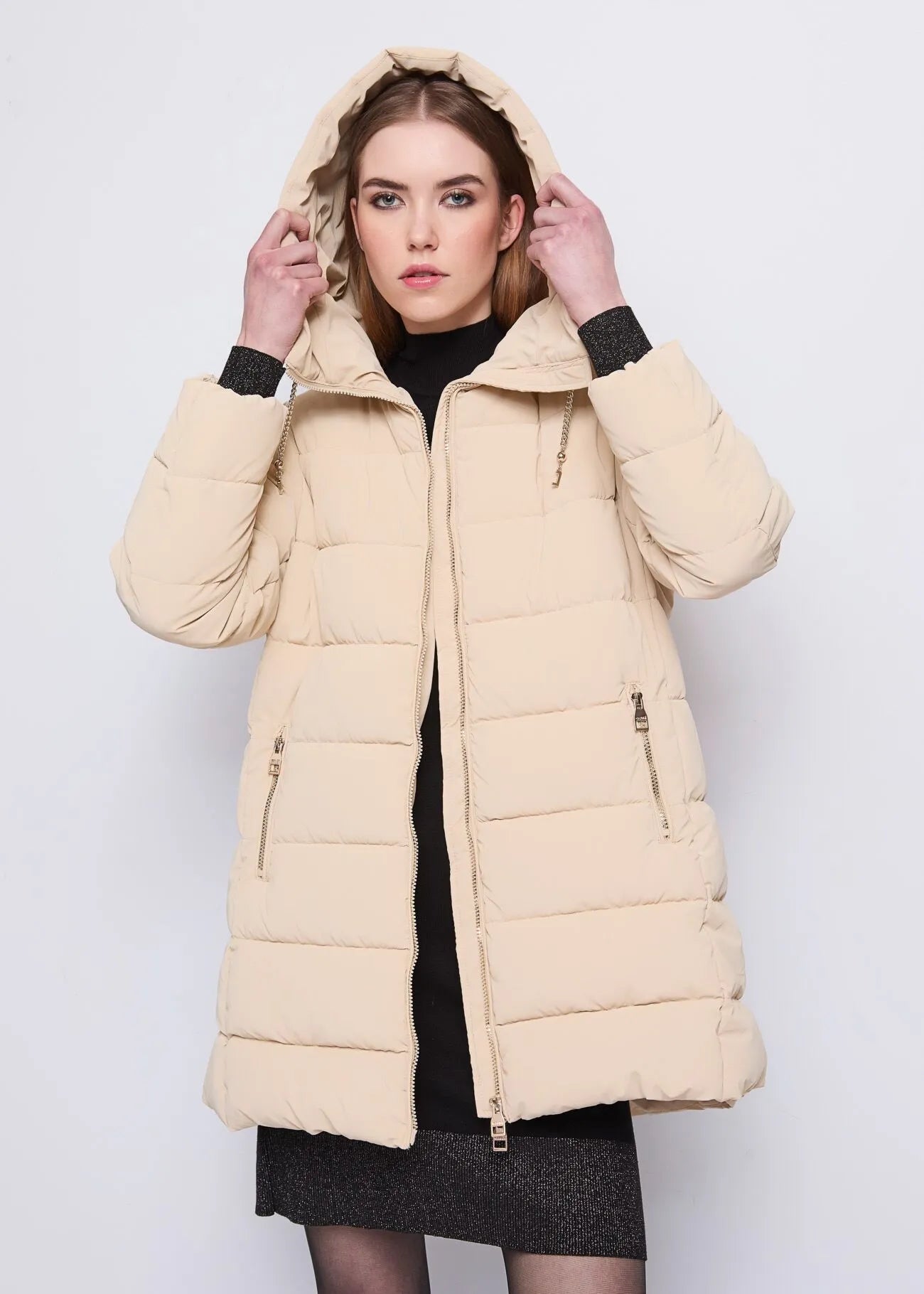 Nuova Collezione Piumino da donna con cappuccio e coulisse a catena 521BD35007_3222