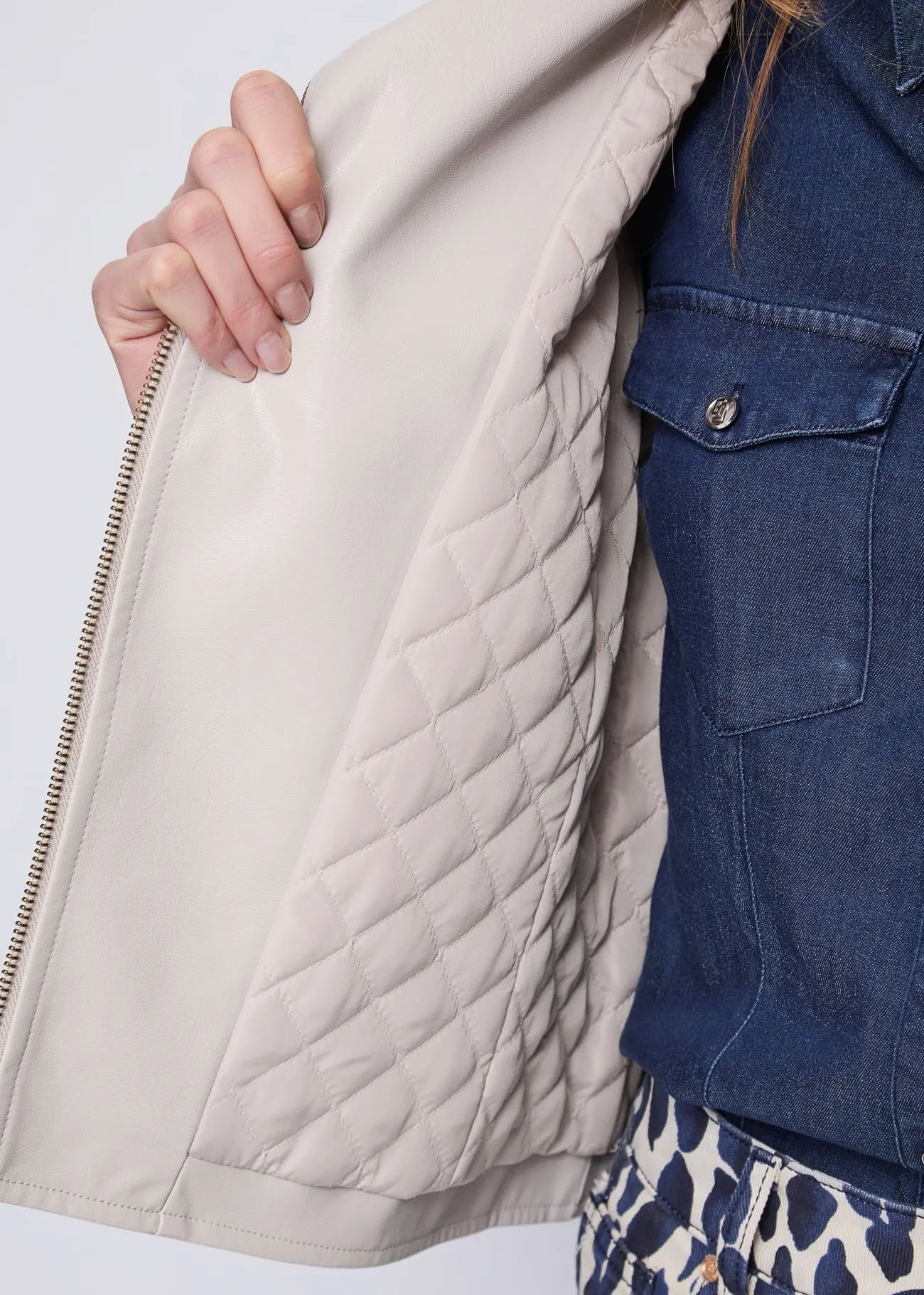 Nuova Collezione Giacca biker da donna con revers e zip GAUDI 521BD38002_2212