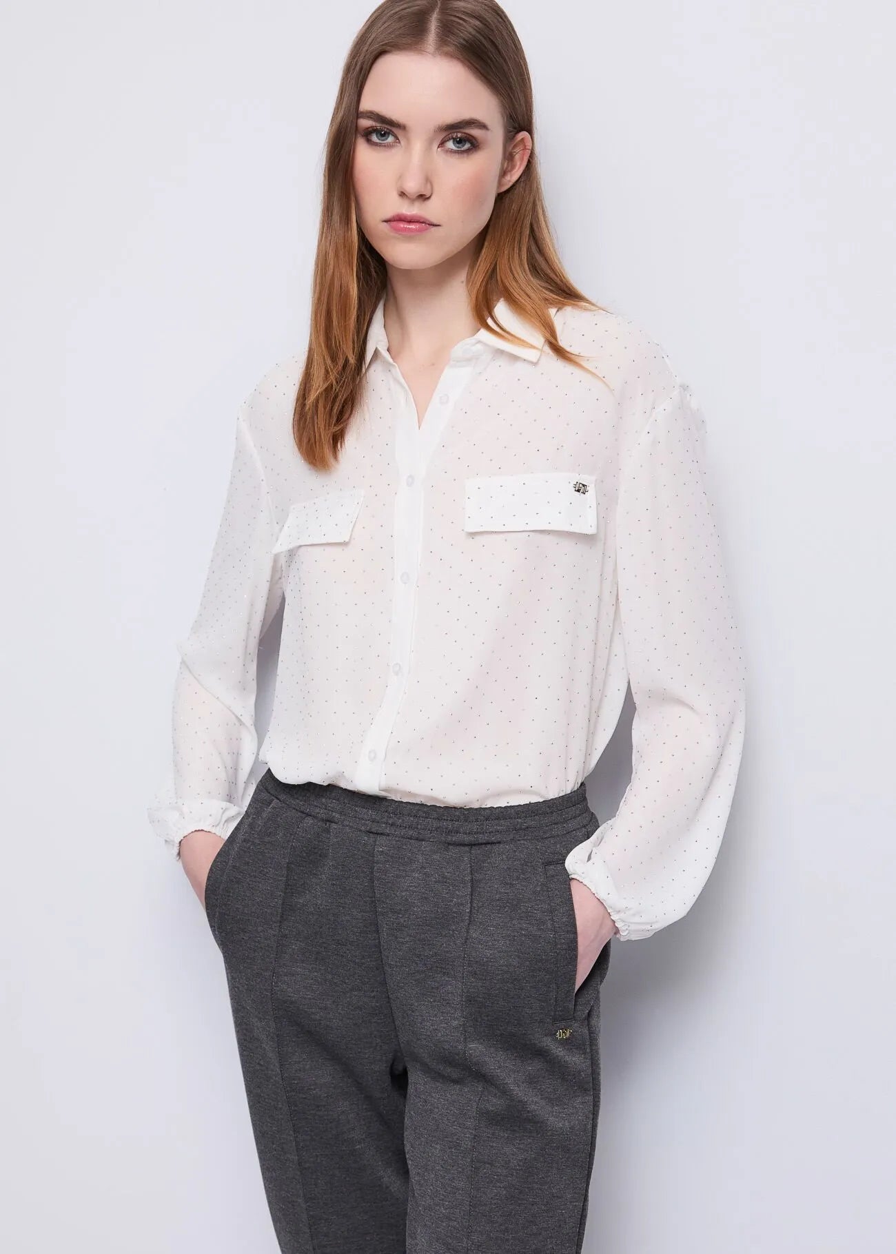 Nuova Collezione Camicia bianca da donna con strass e taschini GAUDI 521BD45003_2101