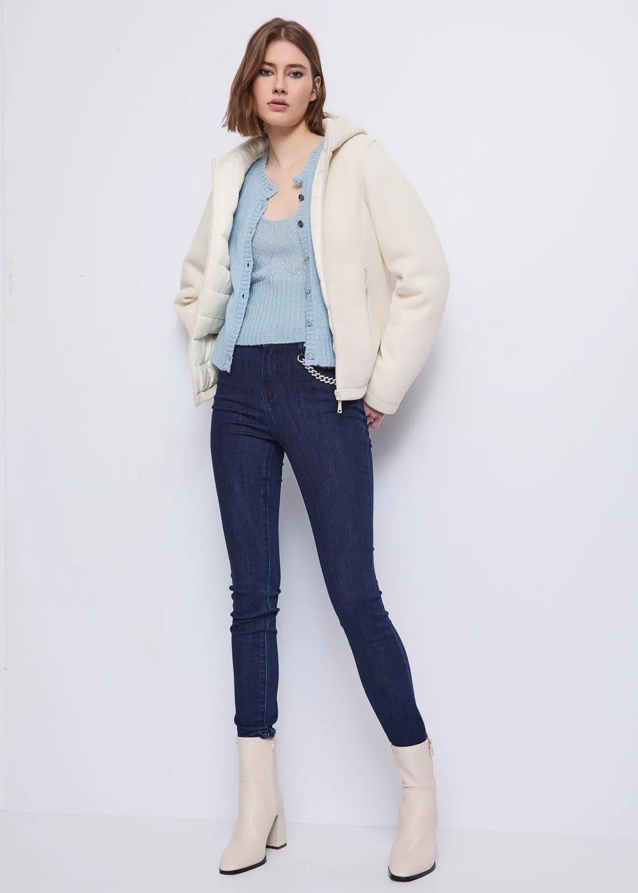 Cardigan da donna con logo e strass GAUDI 521BD53011 COLORE CARTA DA ZUCCHERO