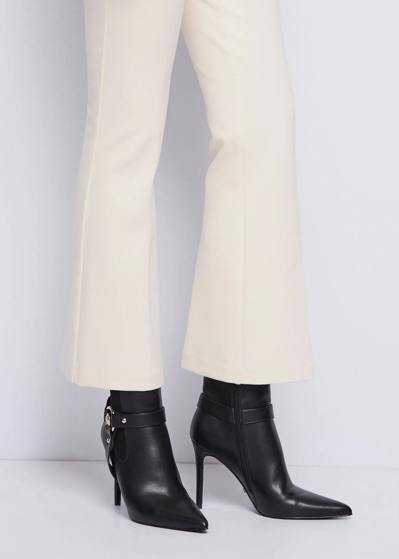 Pantaloni bianchi da donna con piega GAUDI 521FD24001_3213