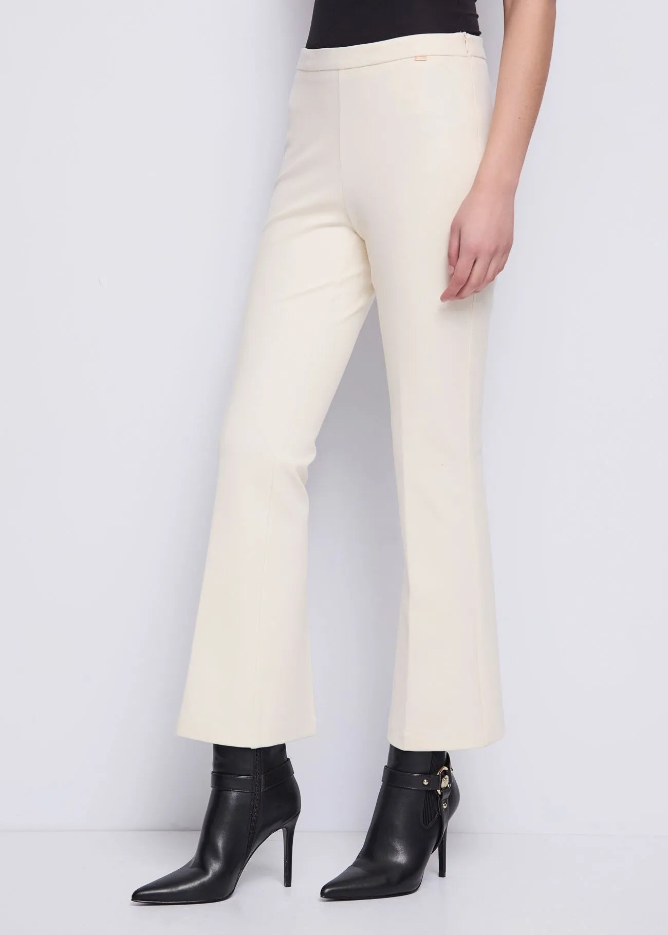 Pantaloni bianchi da donna con piega GAUDI 521FD24001_3213