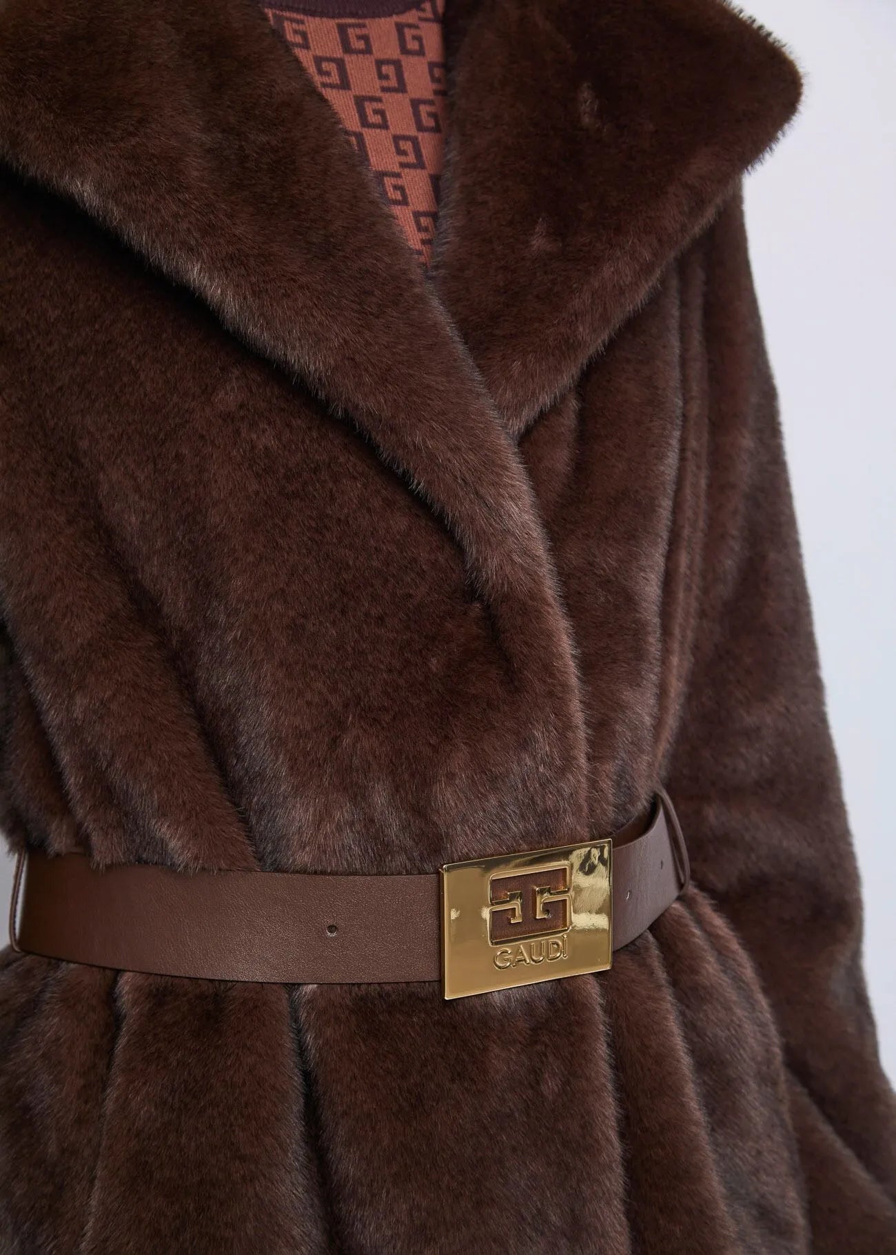 Cappotto marrone da donna con cintura GAUDI 521FD39003_3355