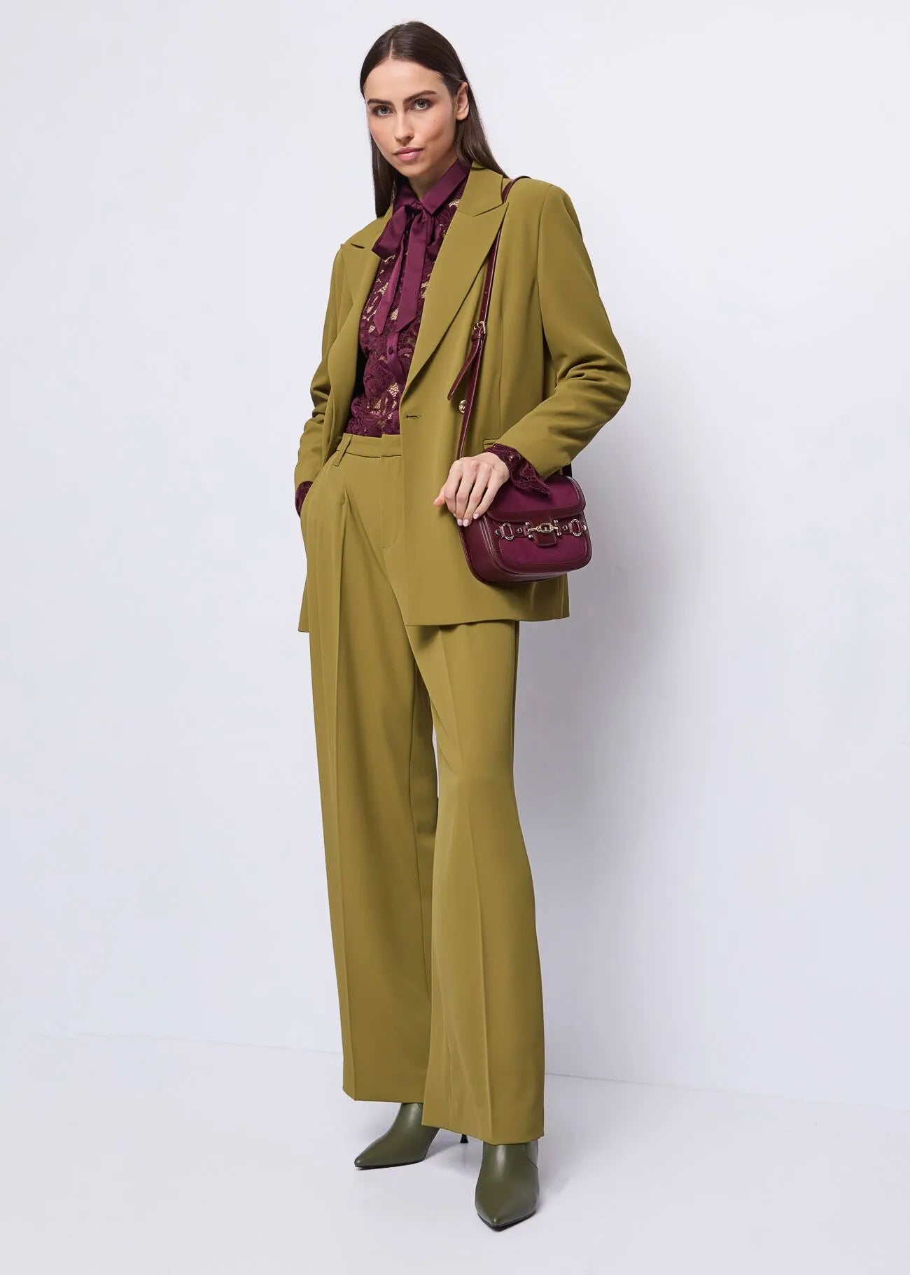 Camicia da donna in pizzo floreale con foulard 521FD45006_2434