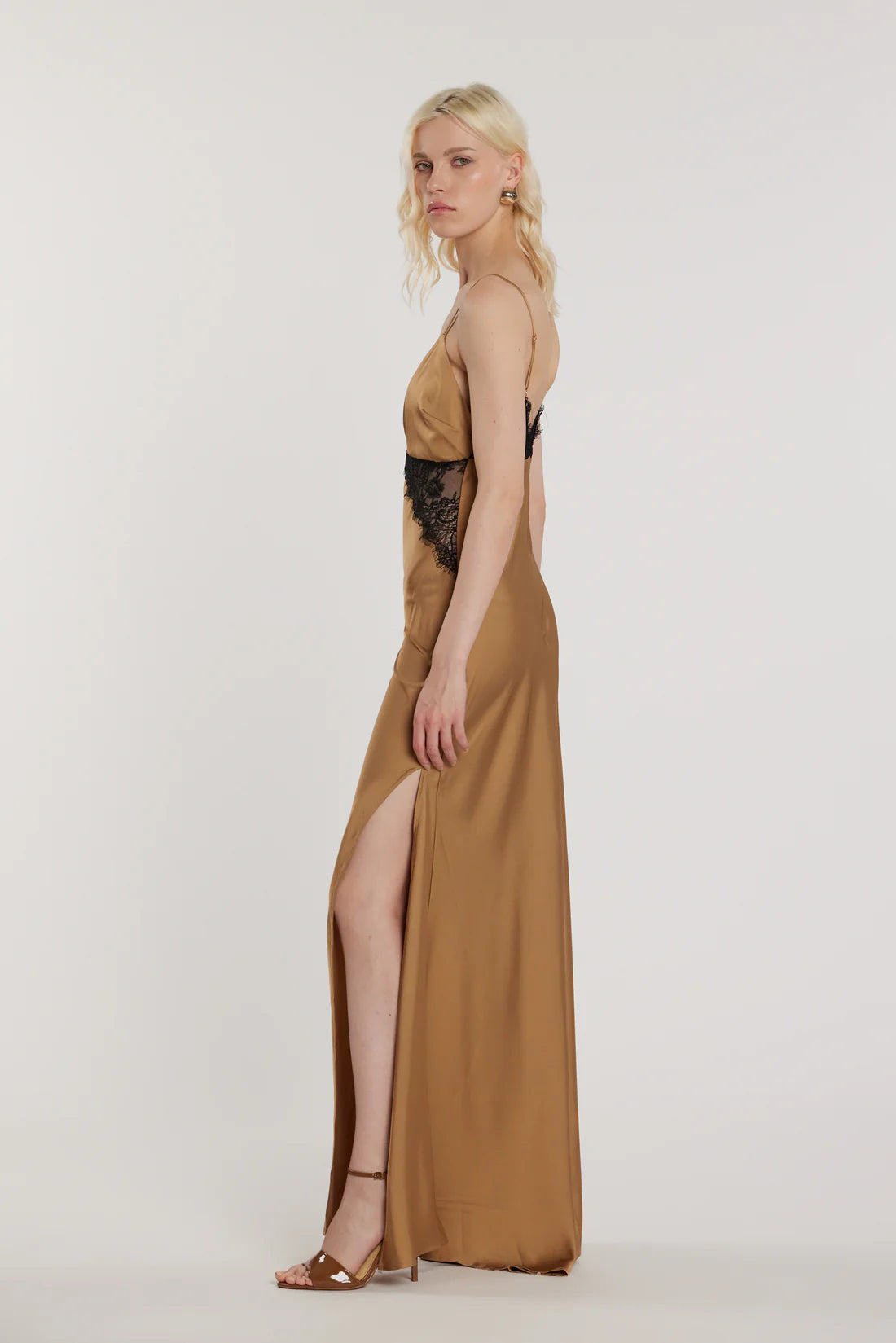 Relish Abito KEIRA lungo smanicato con inserti pizzo più spacco