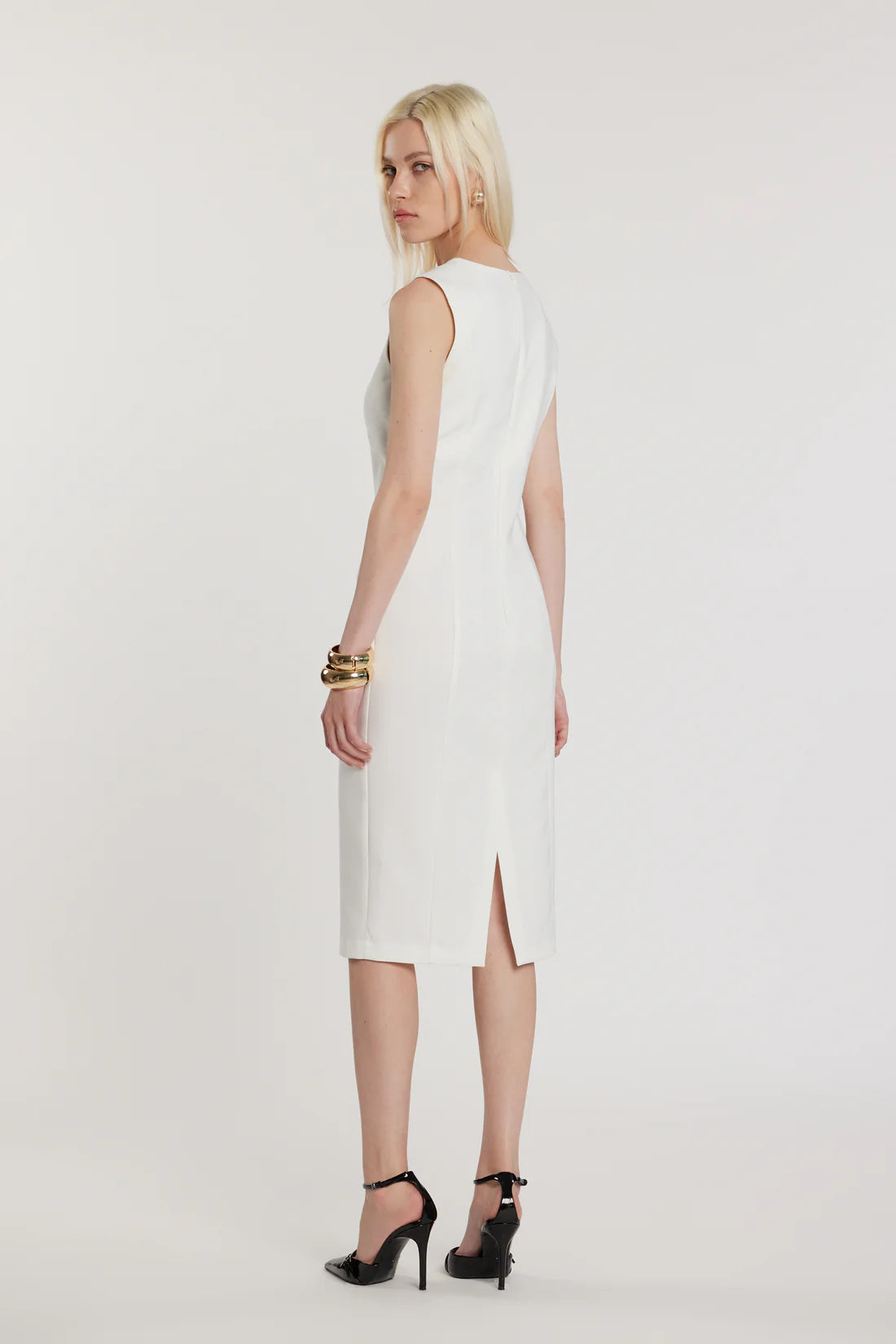 Relish Abito CECILE midi smanicato con apertura più passante più spacco