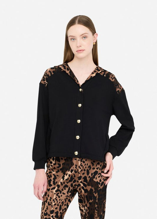 Sweat-shirt boutonné LIUJO. Référence TF5125JS182M9705