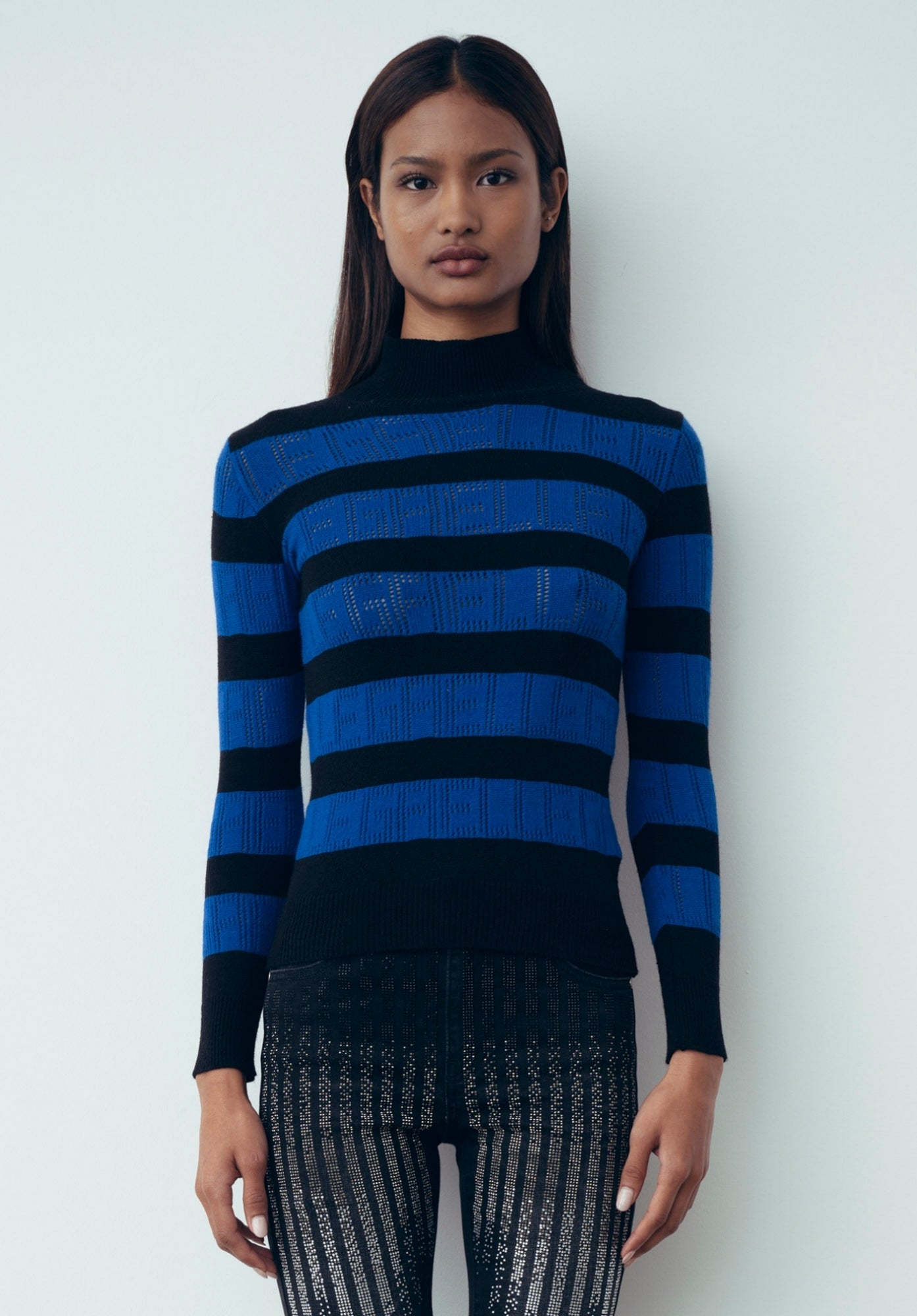 Pullover In Maglieria Bluette Nero - Gaëlle Paris SKU: GBDP19578-V1 €169,00