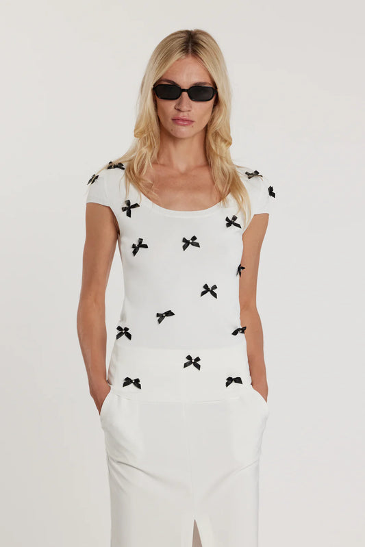 Relish Maglia ELIZABETH maniche corte scollo alla madonna con fiocchi più strass