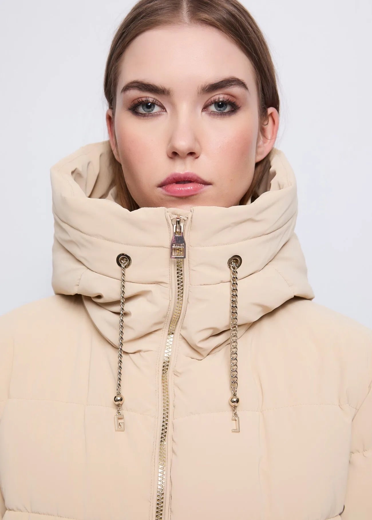 Nuova Collezione Piumino da donna con cappuccio e coulisse a catena 521BD35007_3222