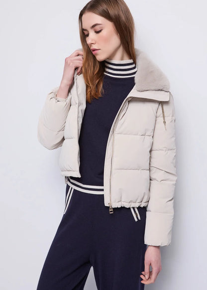 Piumino corto da donna con cappuccio e coulisse a catena GAUDI 521BD35009_2212
