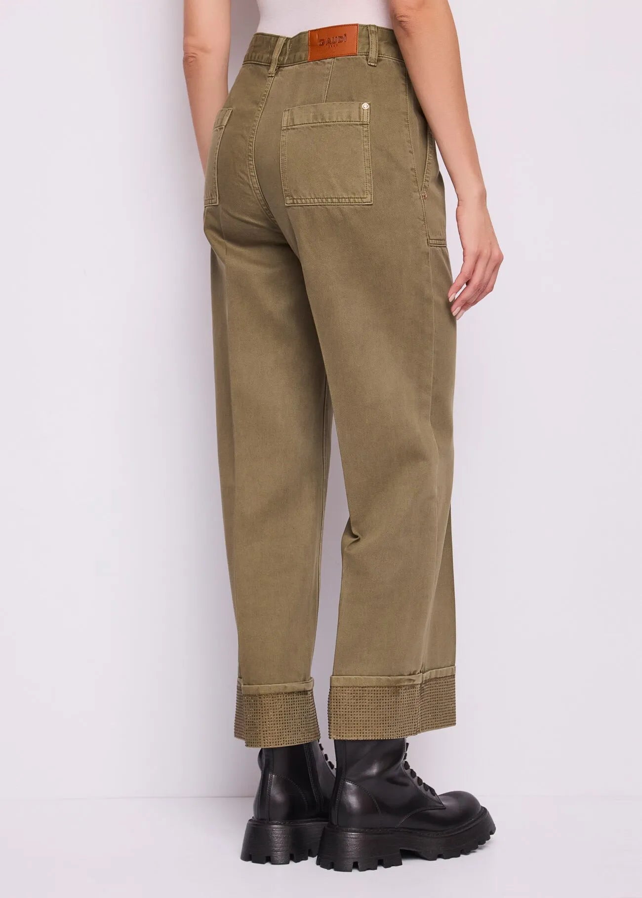 Gaudi 621BD25012 Pantaloni baggy da donna con risvolto