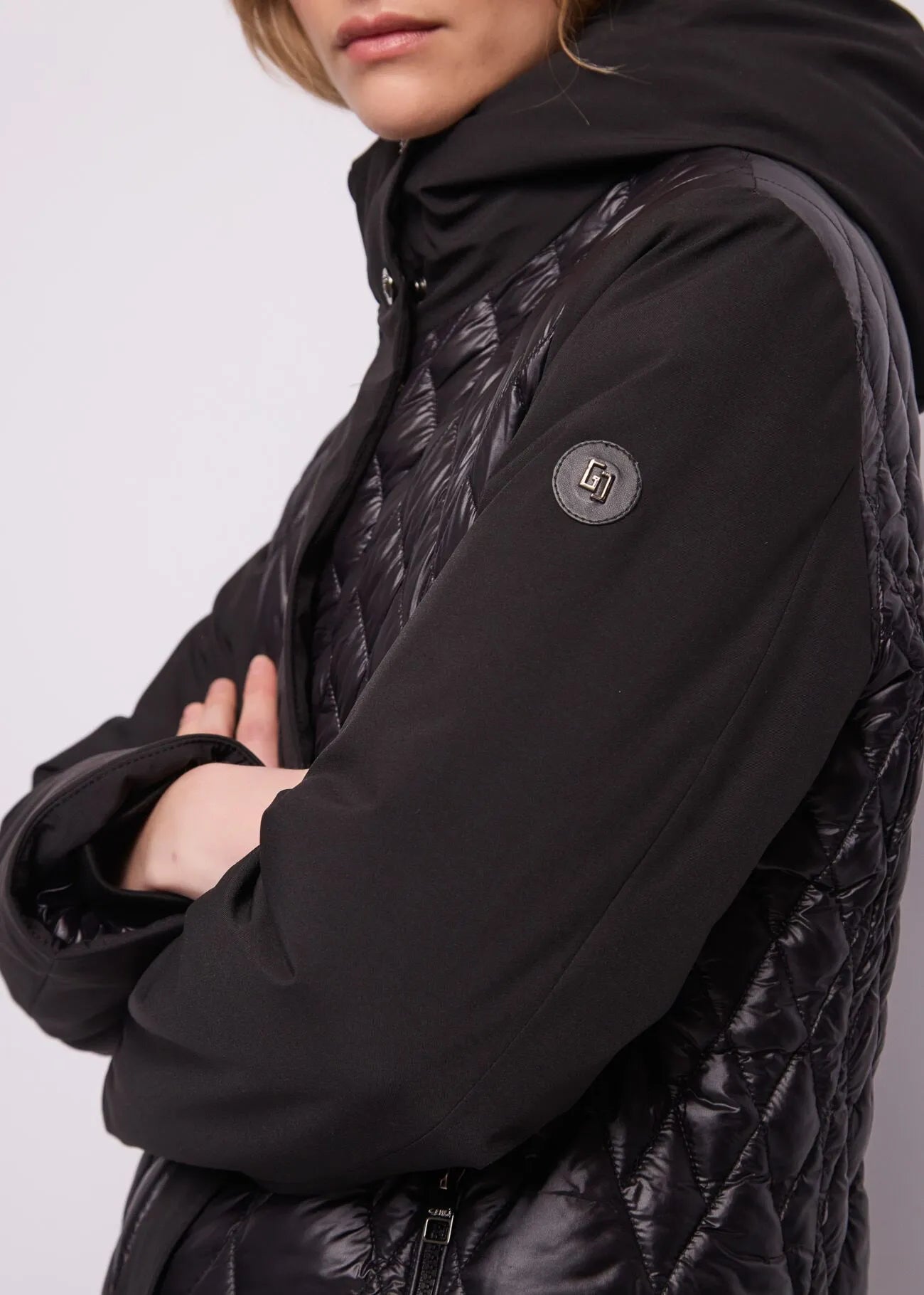 Gaudi Parka nero da donna con cappuccio