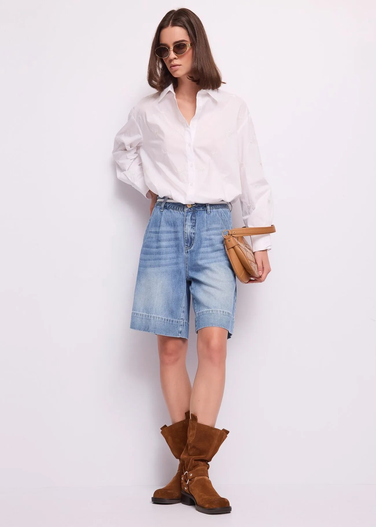 Women's Bermuda shorts in used denim 611BD26026