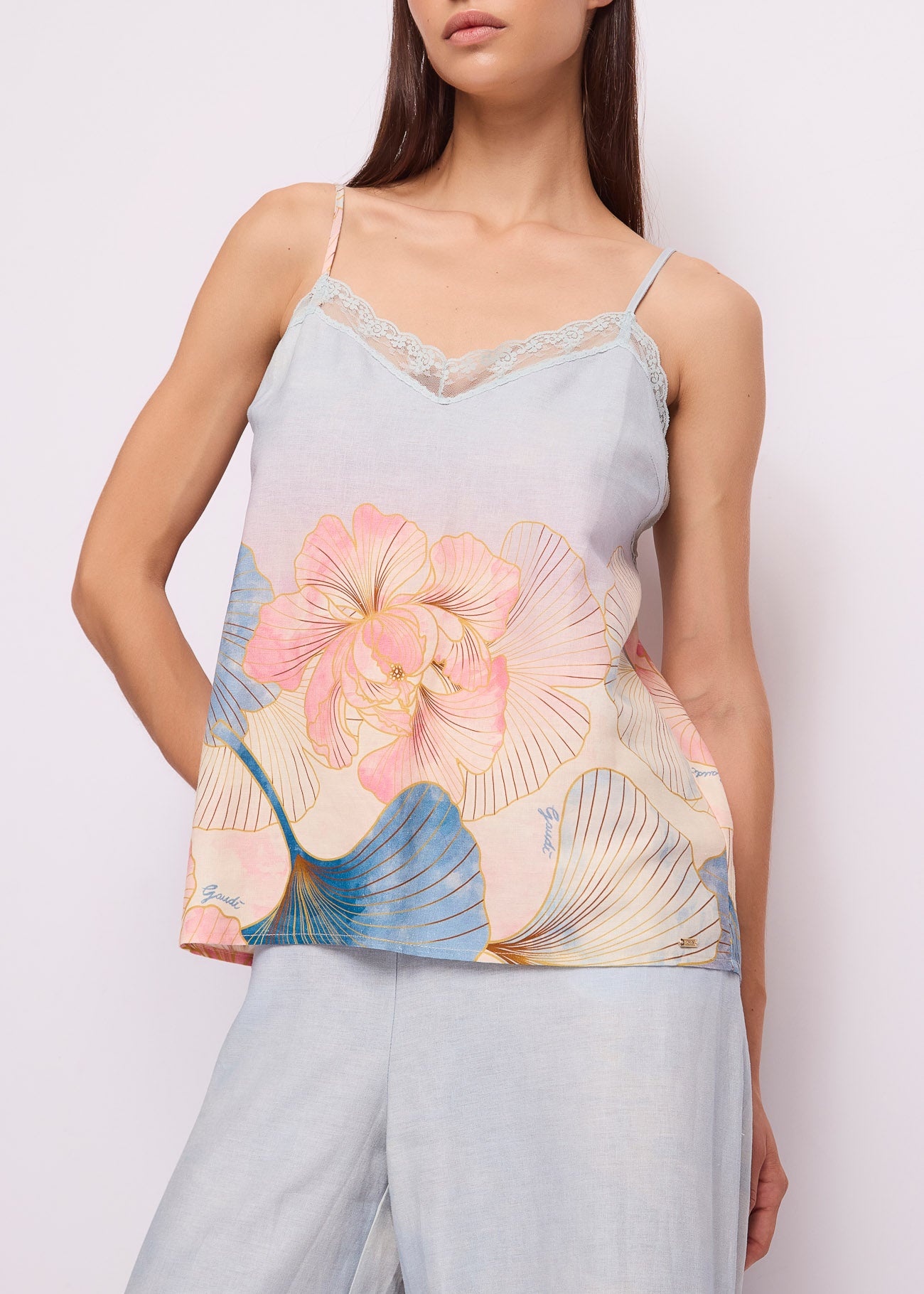 Gaudi 611fd45051 Top con Pizzo