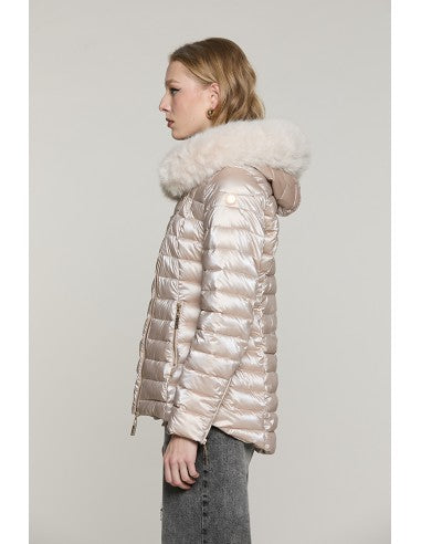 Piumino PYLEM_A manica lunga con ts + zip trasversale + cappuccio + bordo ecopelliccia staccabile