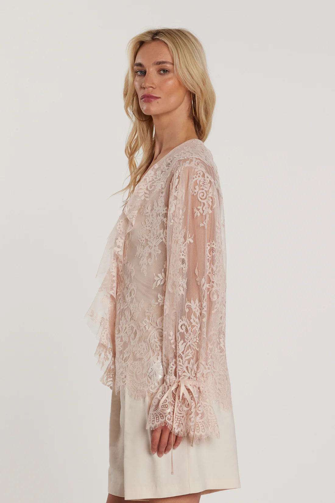 Relish Camicia ZENN maniche lunghe con coulisse scollo a V più volant pizzo