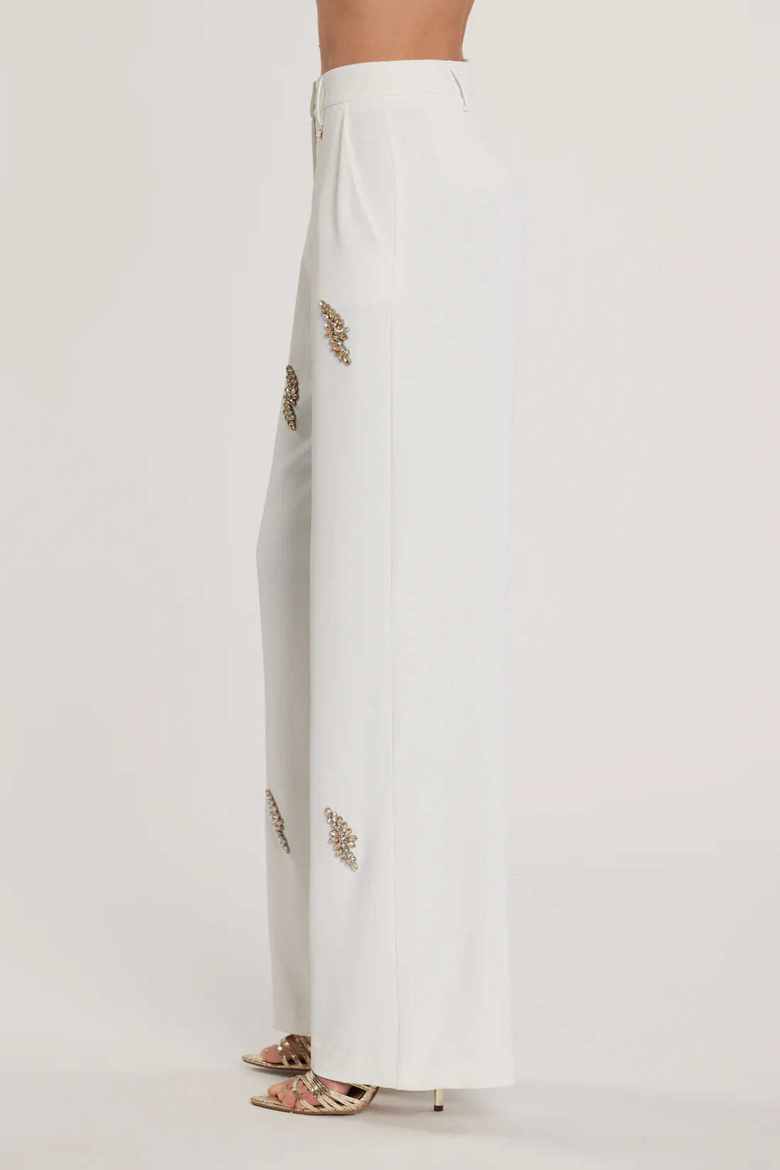 Relish Pantalone AVEZAM vita alta ampia con applicazioni strass