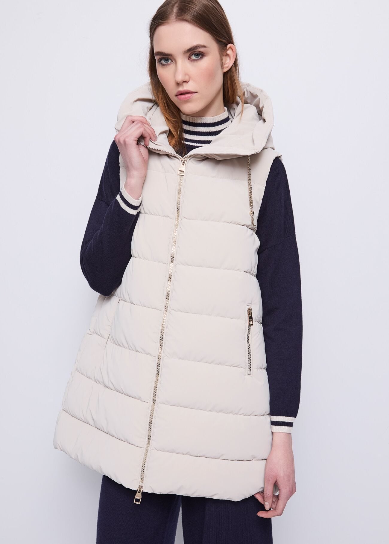 Gilet da donna con cappuccio e coulisse a catena - art. 521BD35008
