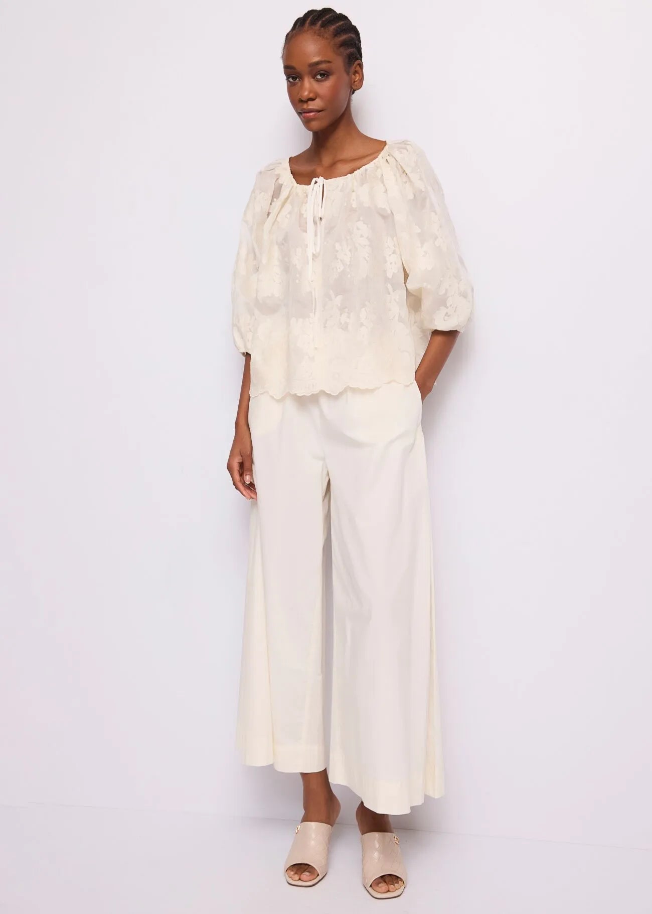 Gaudi 611FD45030 Camicia da donna con ricami floreali