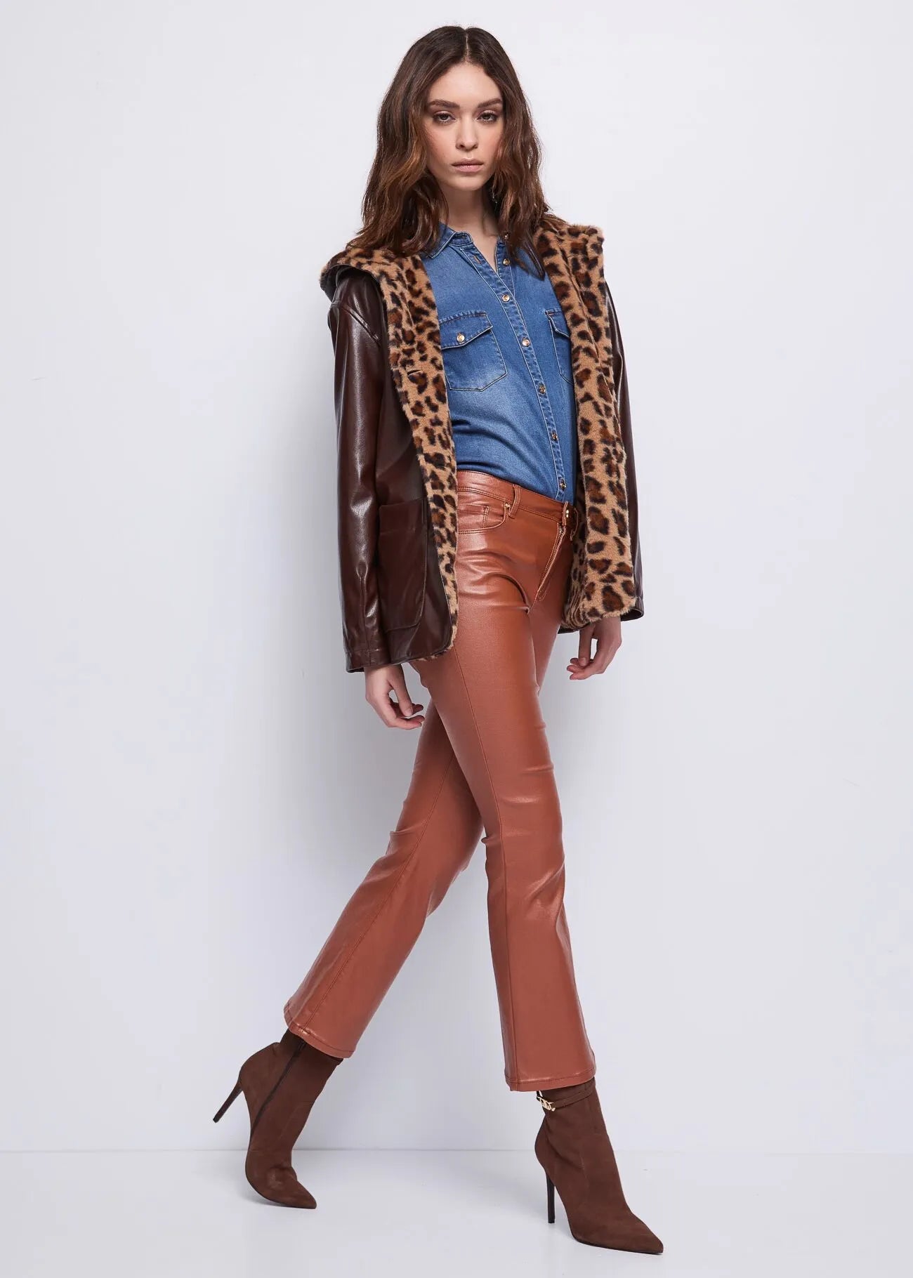 Gaudi 521BD46003 Camicia da donna in chambary con taschini