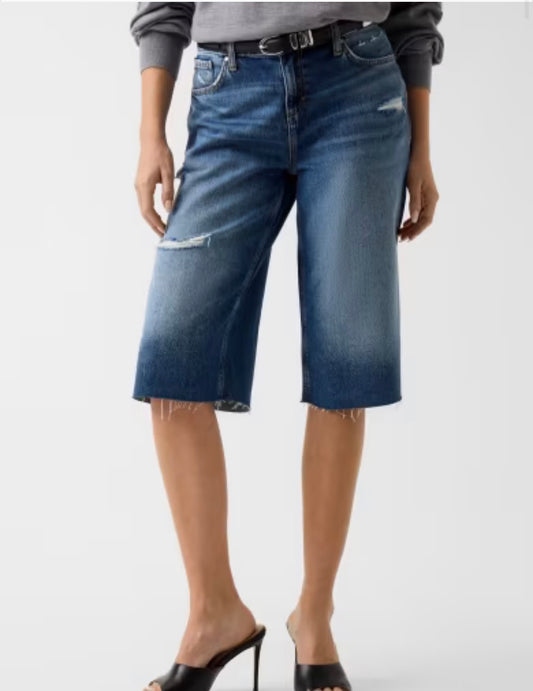 Codice n. W6GD91D0695 • Stretch denim bermuda.