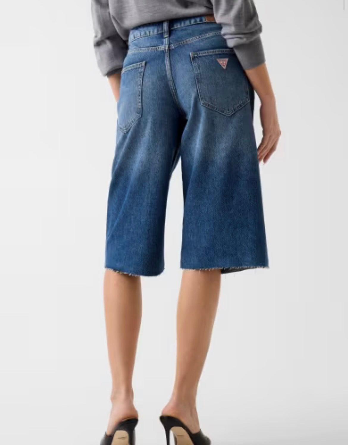 Codice n. W6GD91D0695 • Stretch denim bermuda.
