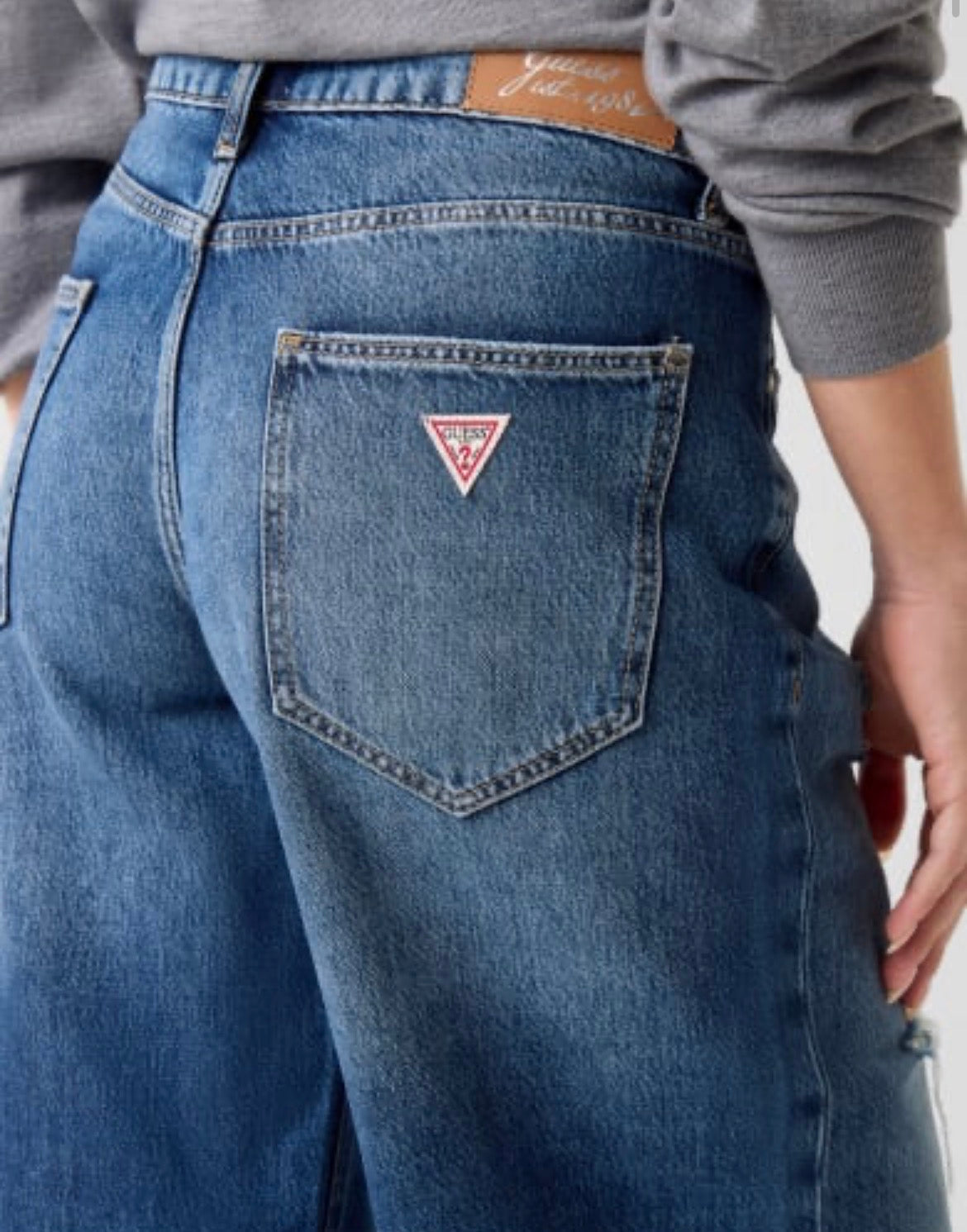 Codice n. W6GD91D0695 • Stretch denim bermuda.
