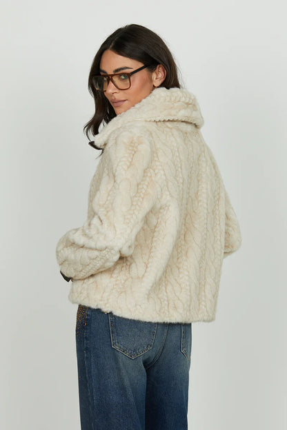 Ecopelliccia THIMOTYN manica lunga con lavorazione trecce più inserti ecopelle più zip