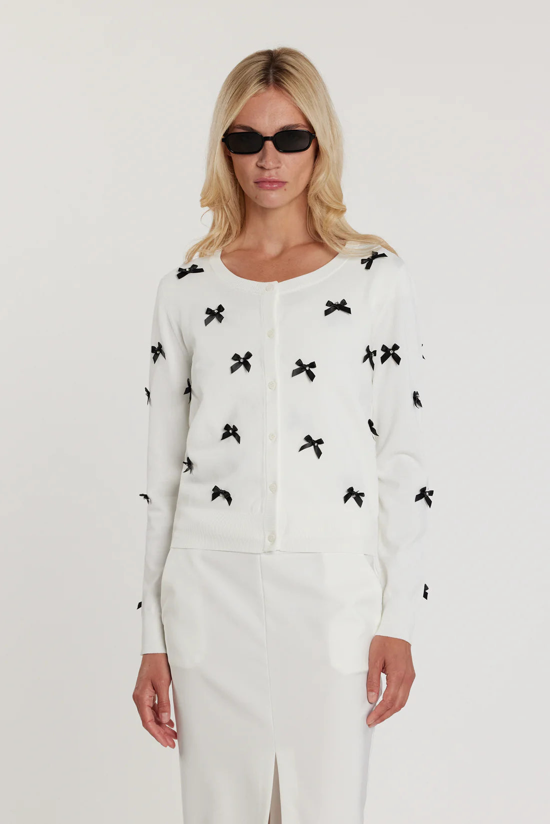 Relish RYDER cardigan maniche lunghe girocollo con bottoncini più fiocchi più strass