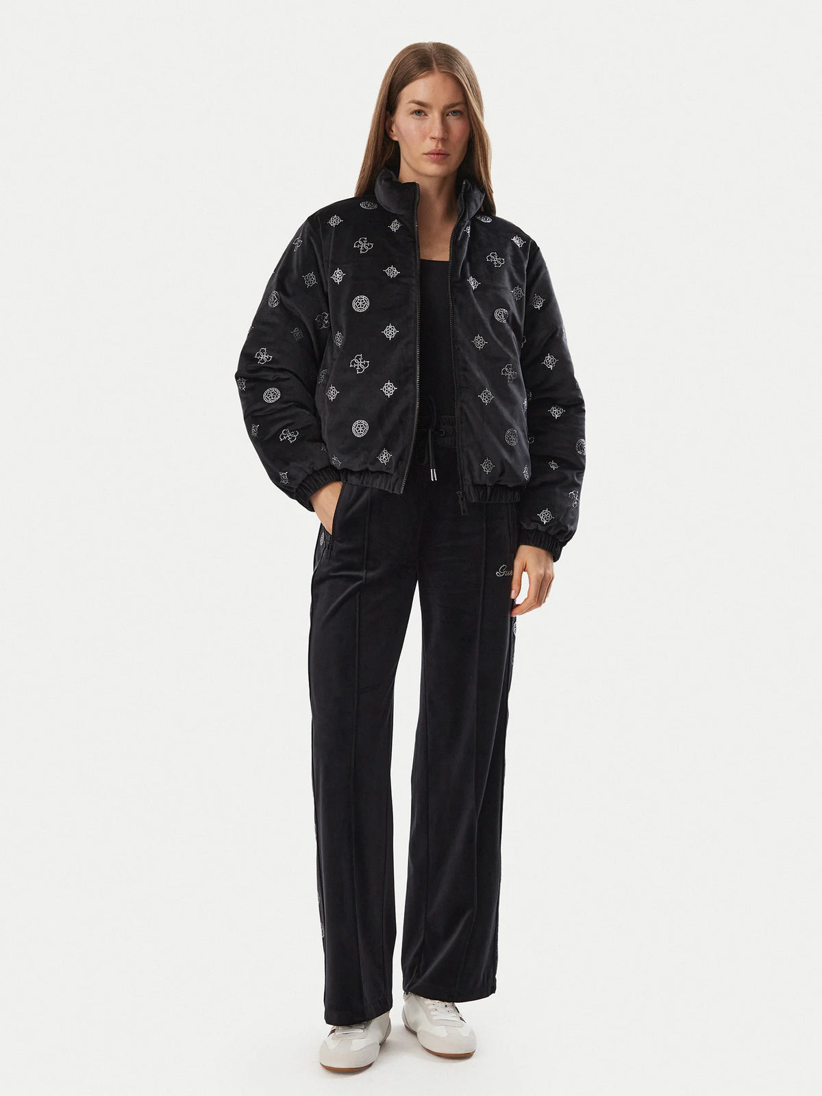 Guess Giubbotto invernale V6BL04 K6310 Nero Regular Fit